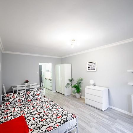 Apartament Grojecka Korotynskiego Apartment Warsaw Bilik gambar